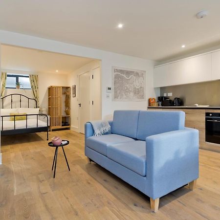 Luxury One Bedroom Greenwich Studio Apartment Near Canary Wharf By Underthedoormat ロンドン エクステリア 写真