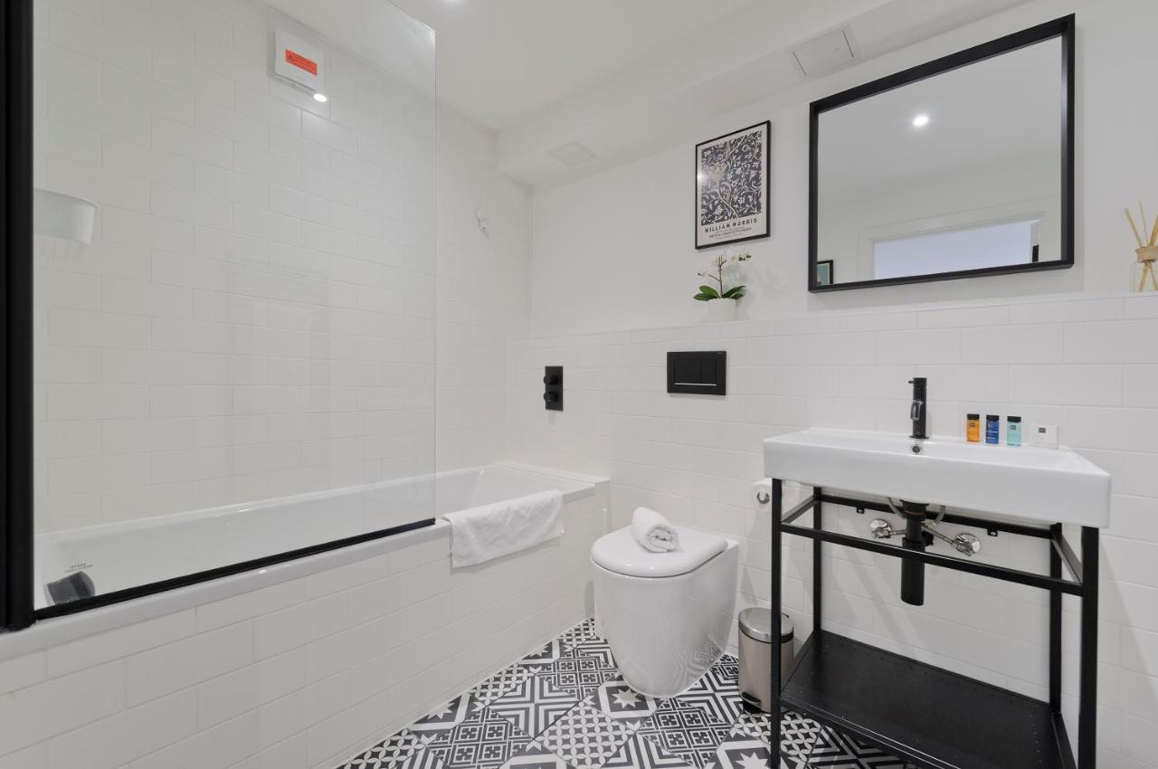 Luxury One Bedroom Greenwich Studio Apartment Near Canary Wharf By Underthedoormat ロンドン エクステリア 写真