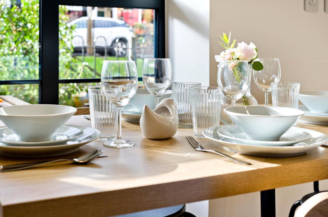 Luxury One Bedroom Greenwich Studio Apartment Near Canary Wharf By Underthedoormat ロンドン エクステリア 写真